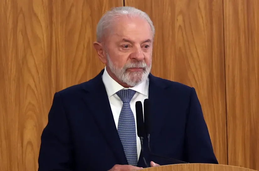 Lula comenta prisão de Jair Bolsonaro: 'Lição de democracia”