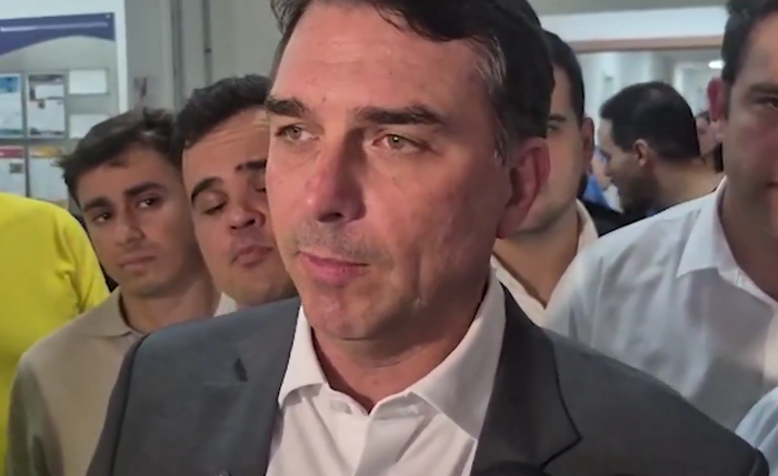 Flávio Bolsonaro visitou o Mercado Central de Belo Horizonte nesta segunda-feira, 1º