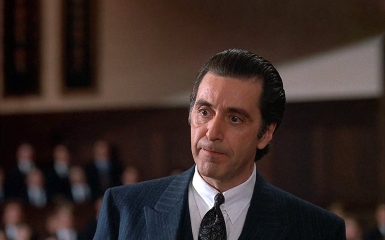 Diretor Michael Mann admite que pode usar IA em sequência de clássico policial com Al Pacino e Robert De Niro