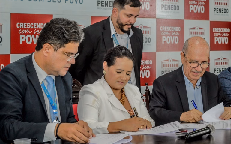 Prefeitura de Penedo e Caixa assinam contrato para construção de três conjuntos do Programa Minha Casa, Minha Vida