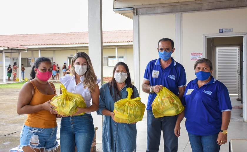 Prefeitura de São José da Laje distribui kits alimentícios escolares