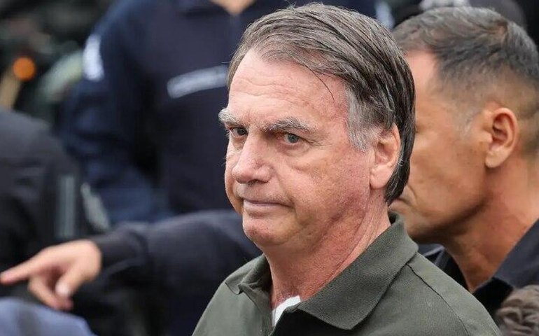 Moraes autoriza internação de Bolsonaro para cirurgia de hérnia