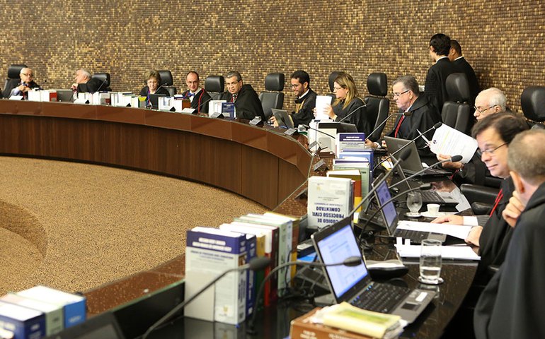 Pleno julga recebimento de denúncia contra prefeito de Rio Largo