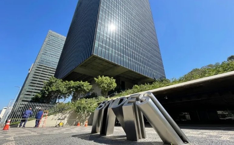 BNDES aprovou R$ 26,9 bi em apoio à exportação de bens em menos de 2 anos