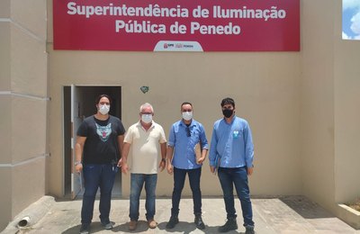 Superintendente de Iluminação Pública de Penedo se reúne com consórcio para eficiência energética