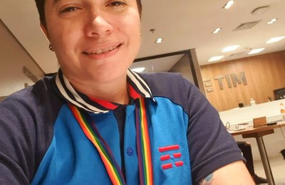 TIM abre vagas para pessoas trans e contratadas terão graduação gratuita