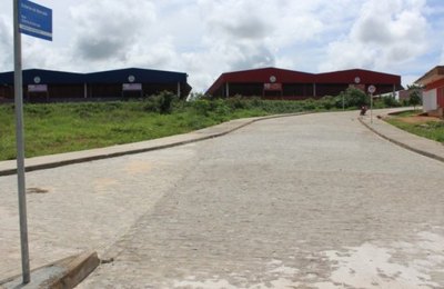 Calçamento no entorno do Mercado Público de Coruripe tem melhorado a vida dos moradores
