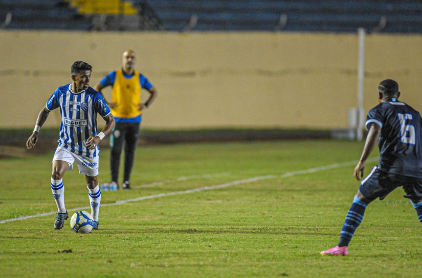 CSA leva gol no último lance e empata em 2 a 2 com o Londrina