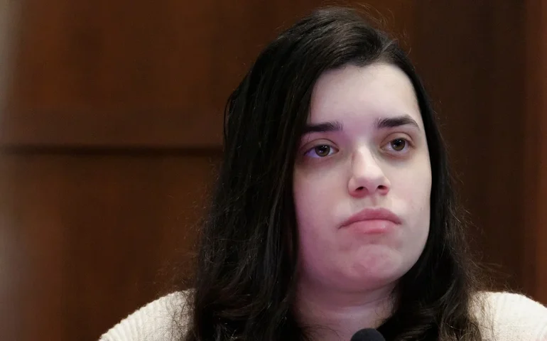 Ex-au pair brasileira testemunha que seu ex-amante planejou matar sua esposa, embora não tenha alguns detalhes