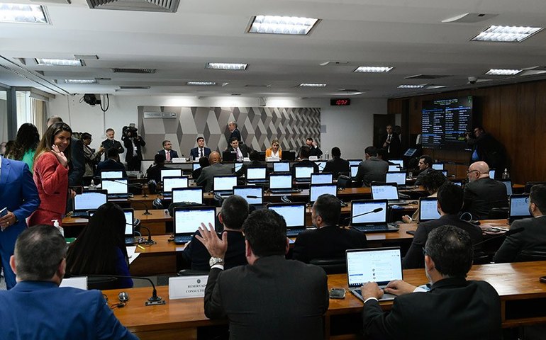 CCJ aprova defensor-geral da União e membros de conselhos da Justiça e do MP