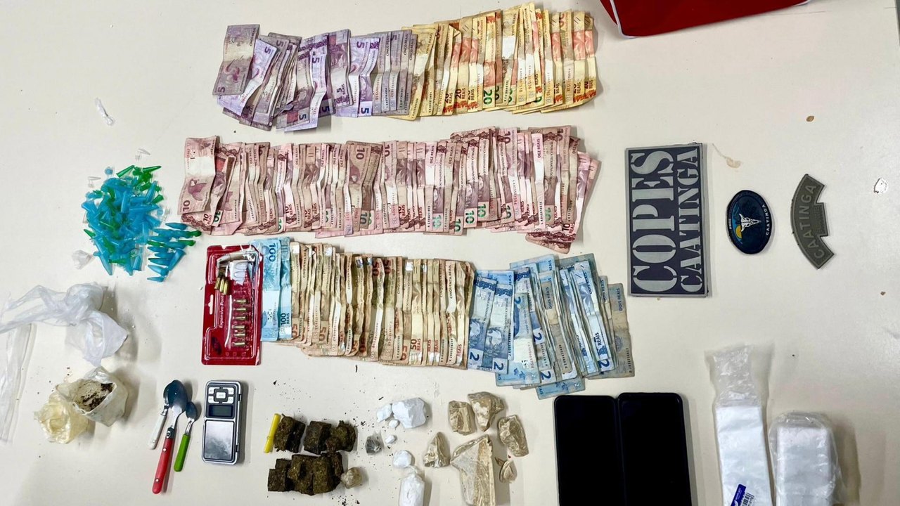 PM apreende armas de fogo e drogas na capital e interior do estado