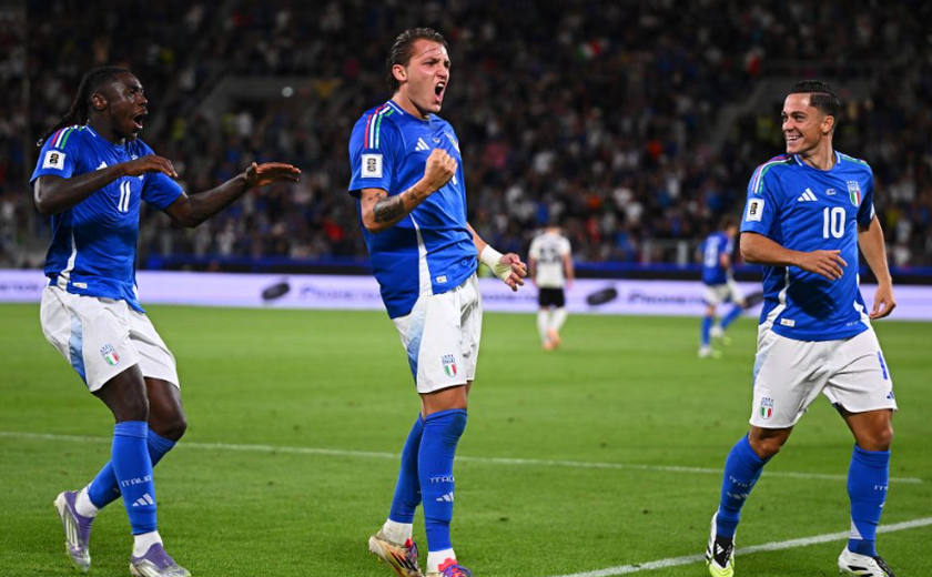 Itália brilha no 2º tempo, goleia Estônia e reage nas Eliminatórias; França estreia com vitória
