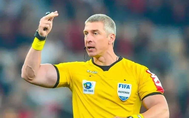 CBF define Anderson Daronco como árbitro da partida de volta entre Palmeiras e Corinthians