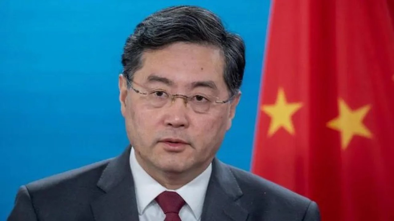 China apaga vestígios de ex-ministro das Relações Exteriores e intensifica especulações