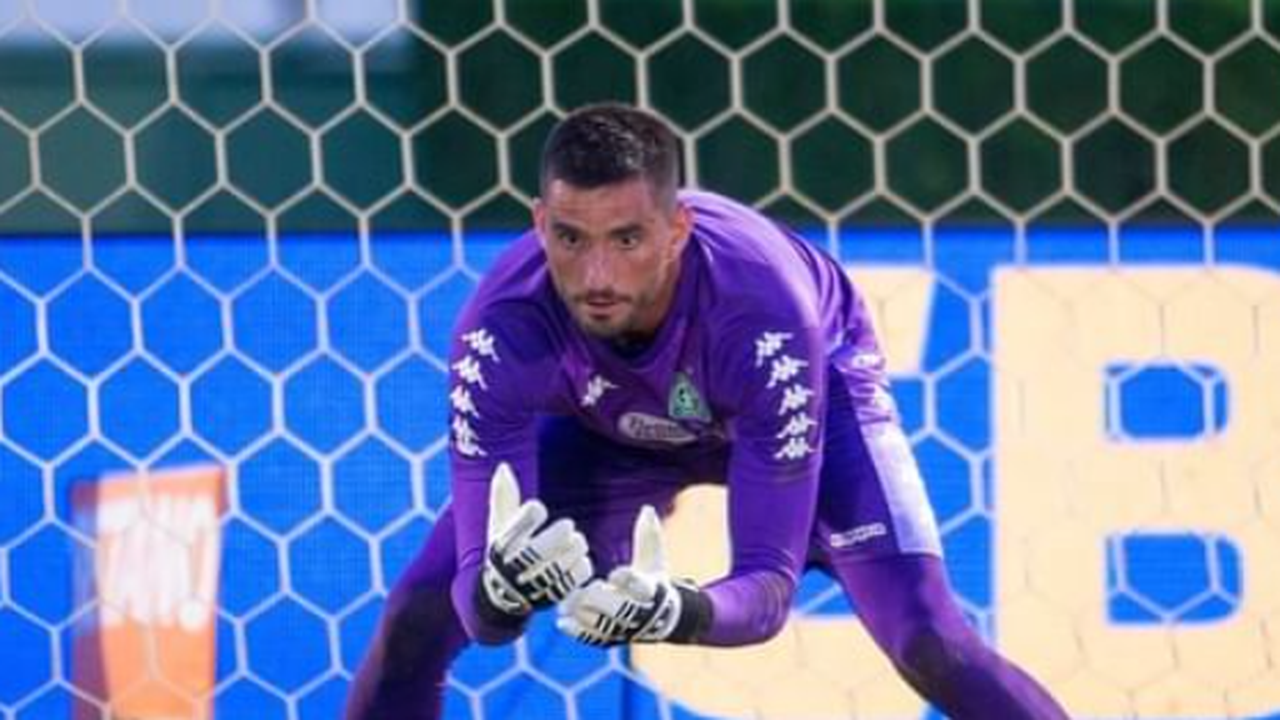 Goleiro reserva do Guarani passa por cirurgia e desfalca time na última rodada da Série B