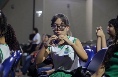 Prefeitura leva cinema inclusivo ao Shopping Maceió para públicos com deficiências e 60+