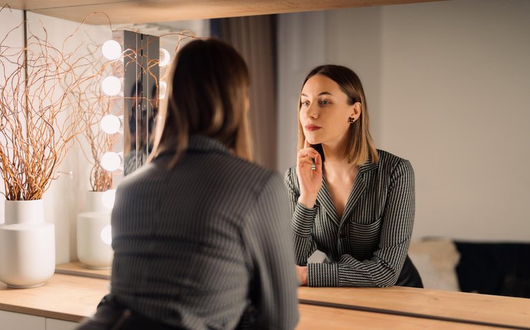 Cultura da selfie leva à busca por procedimentos estéticos