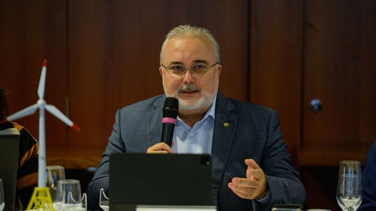 Em rede social, Jean Paul Prates exalta PAC e papel da Petrobras como estatal