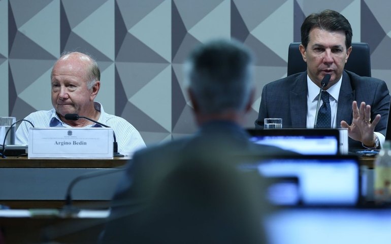 Suspeito de bancar atos golpistas, empresário fica em silêncio na CPMI