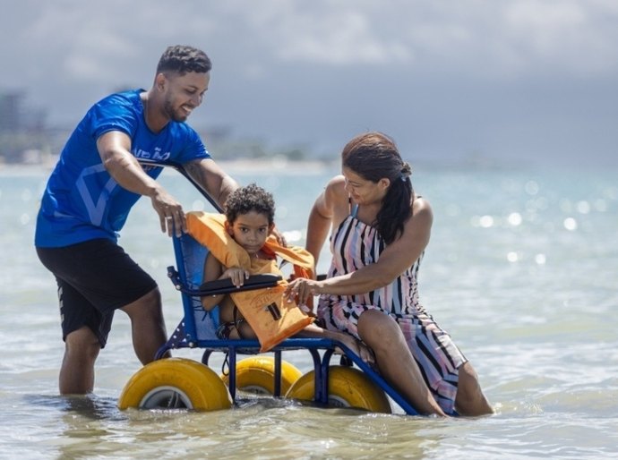 Projeto Praia Acessível começa a integrar pacotes de viagens de agência internacional