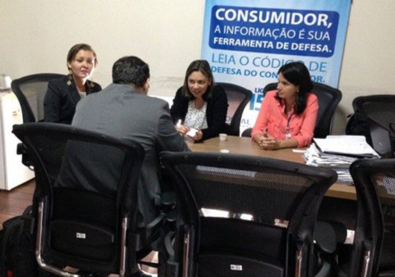Órgão de defesa do consumidor se reúne com Banco Santander