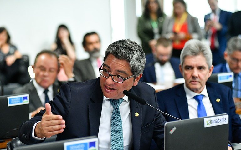 Isenção de tributos para reforma de pneus vai à CAE