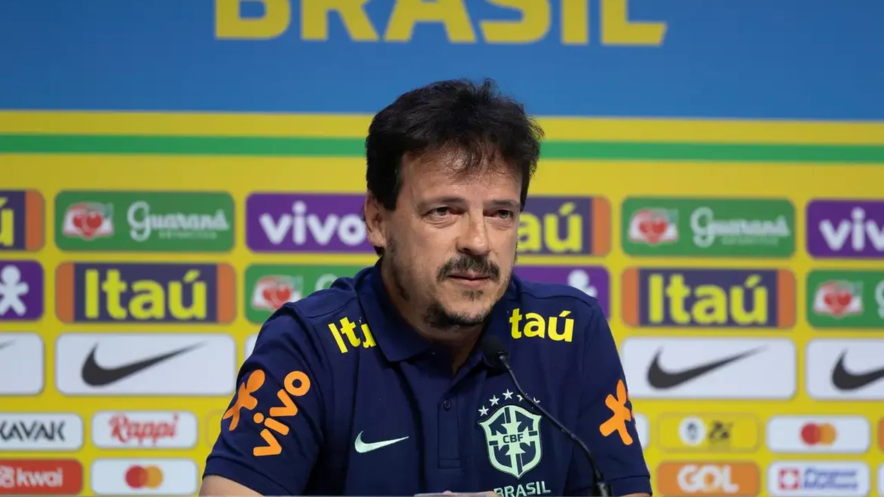 Trio se apresenta e seleção fica completa para jogos das Eliminatórias da Copa do Mundo
