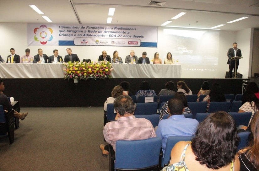 Estado reafirma compromisso com políticas para crianças e adolescentes