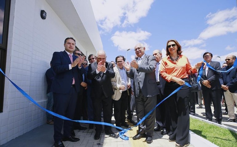 Complexo de Juizados reduz custos e melhora atendimento à população, diz governador