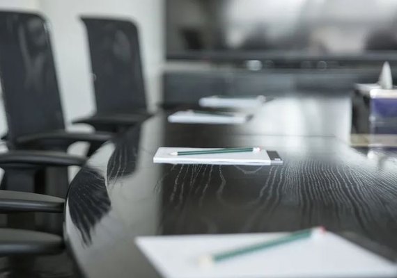 Mulher com deficiência processa empresa que a pagou salário por 20 anos sem trabalhar; entenda