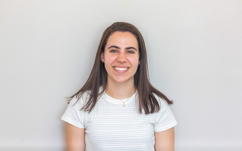 Segunda edição da revista Escola de Governo traz artigo de servidora da Sedics