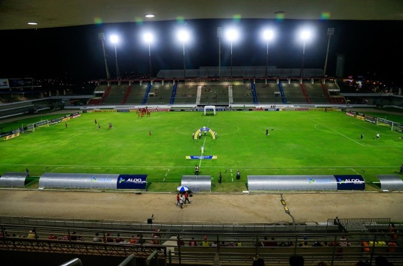 Estádio Rei Pelé recebe novo e moderno sistema de iluminação de LED