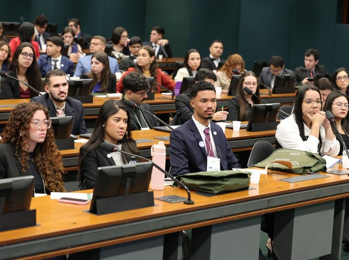 Primeiro da família na universidade, jovem alagoano é indicado por Rafael Brito para programa Estágio Visita em Brasília