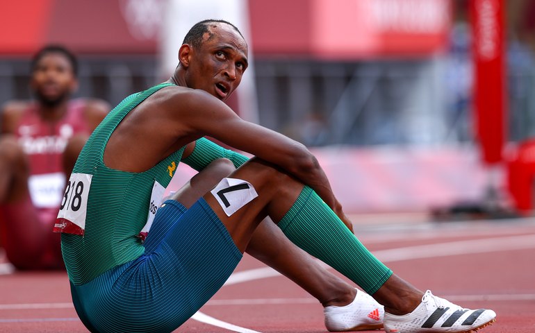 Alison dos Santos mostra cansaço e avança à final dos 400m com barreiras somente com o 4º tempo