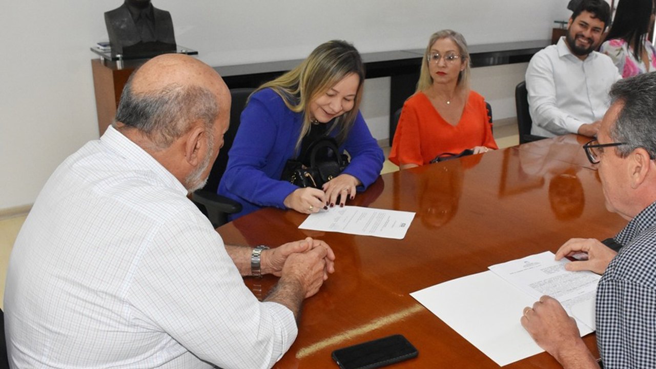 MPAL participa de entrega de biblioteca do programa Sesi Indústria do Conhecimento