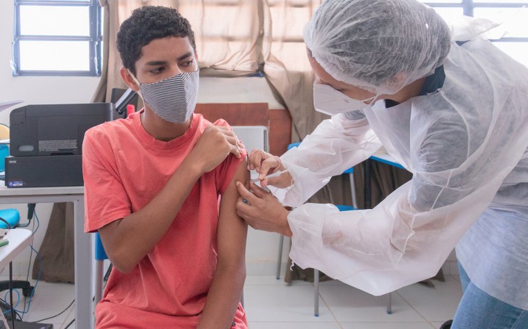 Maceió passa a disponibilizar vacina Meningocócica C para população em geral não vacinada