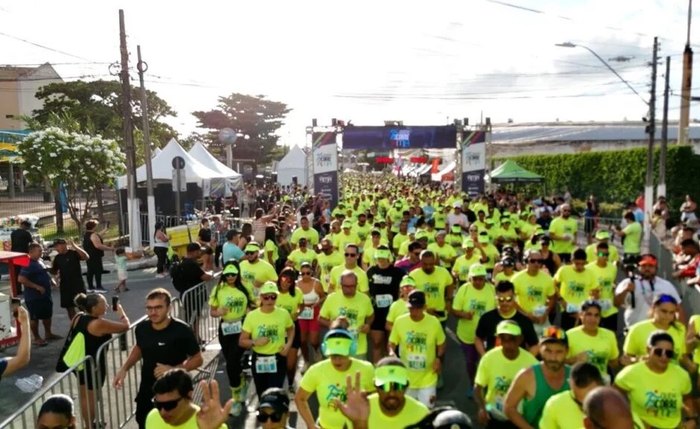 Participantes da corrida que movimentou a manhã na orla de Maceió