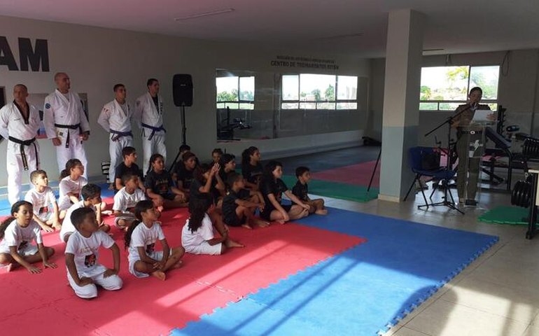 Rotam promove aulas de artes marciais para crianças