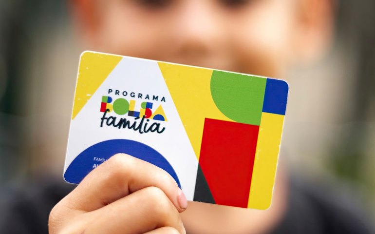 Caixa começa a pagar Bolsa Família de julho