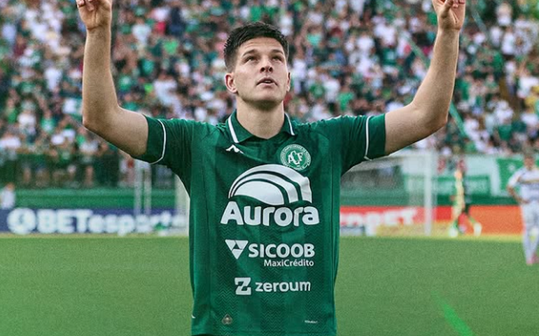 Chapecoense vence duelo direto com o Novorizontino e cola no G-4 da Série B