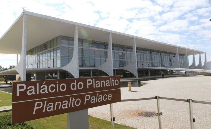 Reunião com ministros e 2º escalão começa nesta manhã