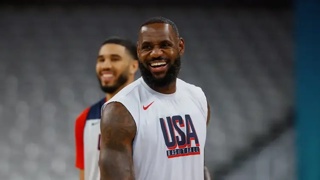 LeBron inicia 23ª temporada na NBA e comenta relação com Bronny: 'Conversamos menos'
