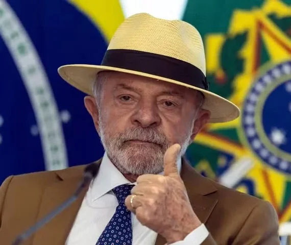Em caminhada no DF, Lula defende redução da jornada 6x1 e prisão de 'ladrões do BRB'