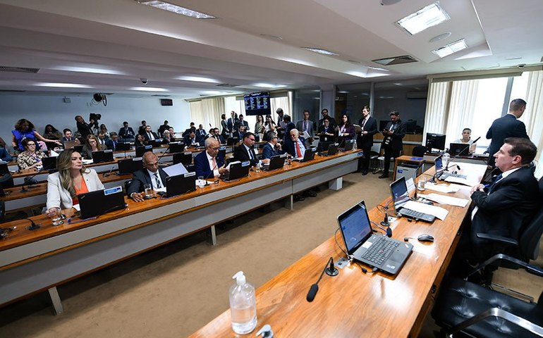 Vai à CAS simplificação do acesso a auxílios em casos de neuromielite óptica