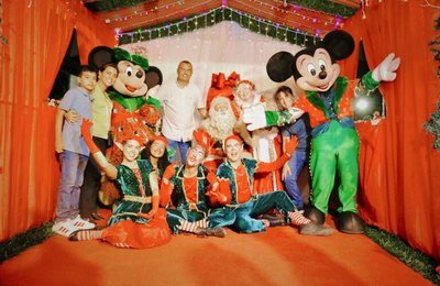 Parada Show Natal Mágico encanta multidões em Campo Alegre e Distrito Luziápolis
