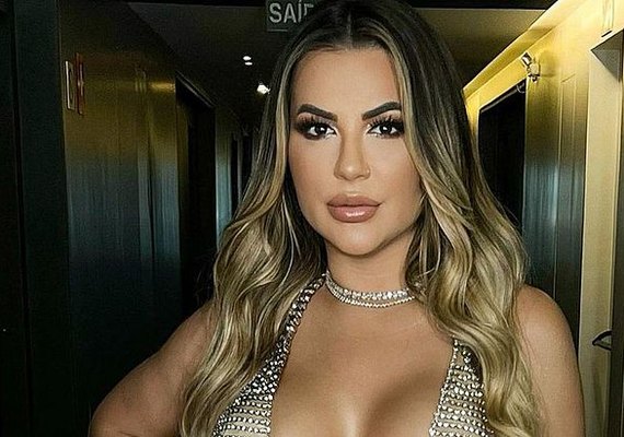 Deolane Bezerra passa noite em cela reservada após ser presa em operação