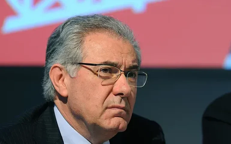Morre, aos 80 anos, Roberto Colaninno, presidente da Piaggio, fabricante da Vespa