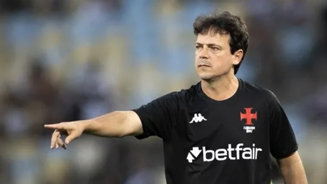 Corinthians despenca na temporada com Diniz enquanto ferve politicamente fora de campo