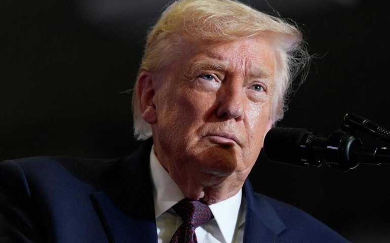 Tribunal dos EUA aprova taxa de US$ 100 mil para vistos de trabalho imposta por Trump