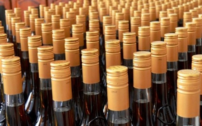 Mercado ilegal de bebidas alcoólicas tira R$ 10 bilhões dos cofres públicos